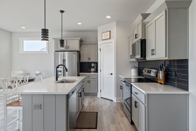 111 Landon Drive NW, Bondurant, IA 50035