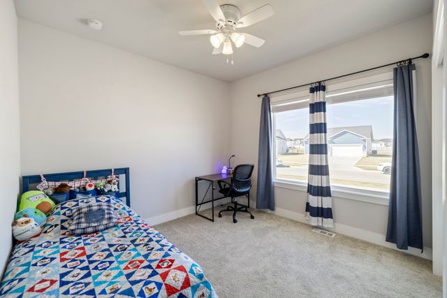 111 Landon Drive NW, Bondurant, IA 50035