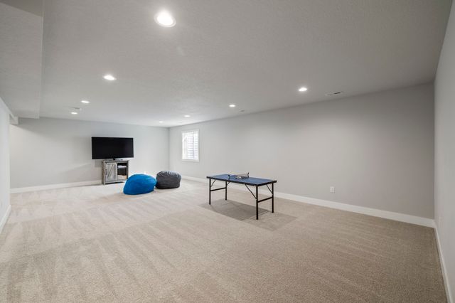 111 Landon Drive NW, Bondurant, IA 50035