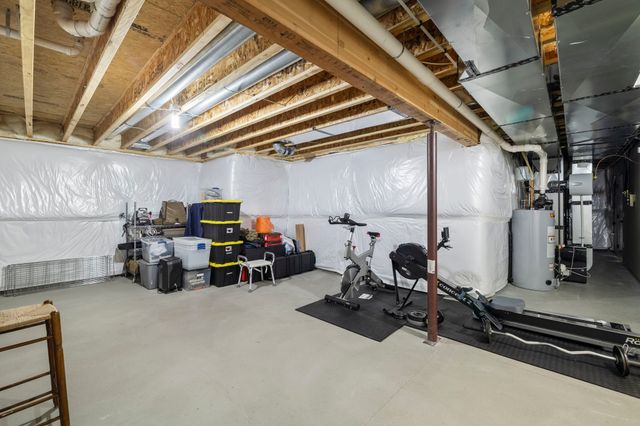 111 Landon Drive NW, Bondurant, IA 50035