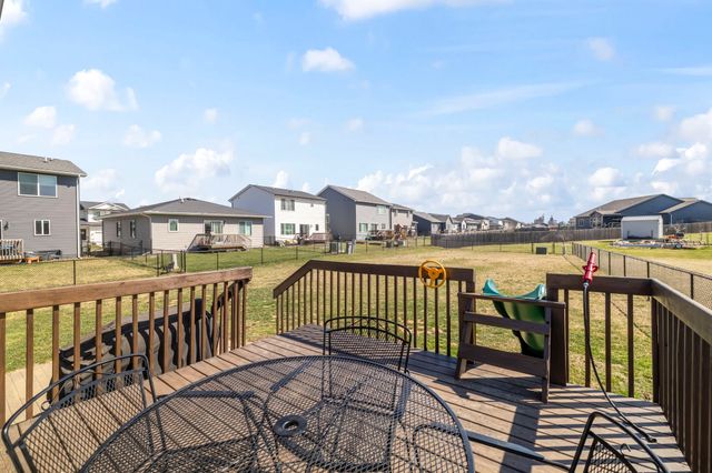 111 Landon Drive NW, Bondurant, IA 50035