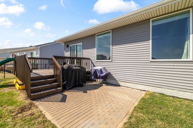 111 Landon Drive NW, Bondurant, IA 50035