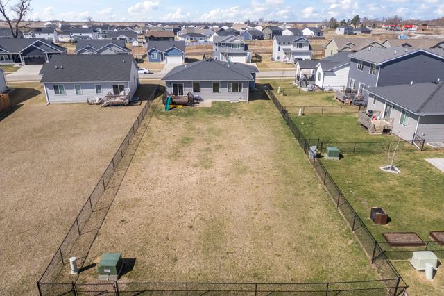 111 Landon Drive NW, Bondurant, IA 50035