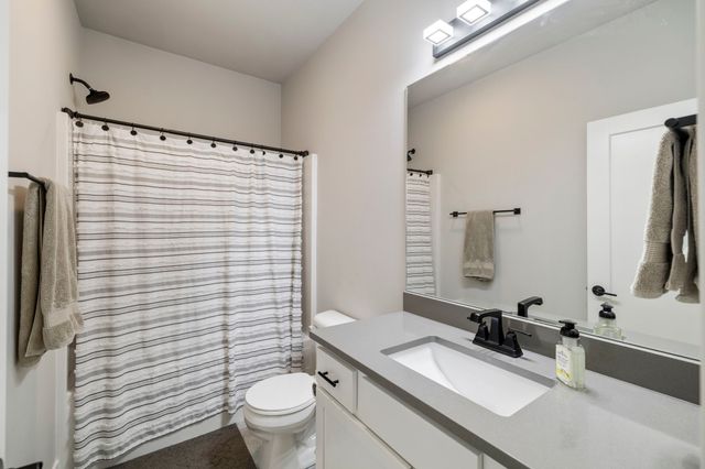 111 Landon Drive NW, Bondurant, IA 50035