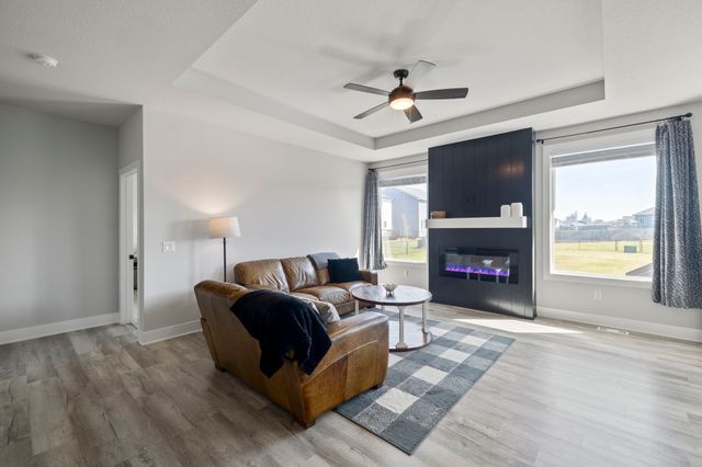 111 Landon Drive NW, Bondurant, IA 50035