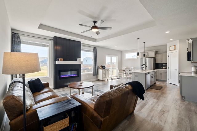 111 Landon Drive NW, Bondurant, IA 50035