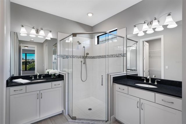 5197 BARNETT CIRCLE, Lakewood Ranch, FL 34211