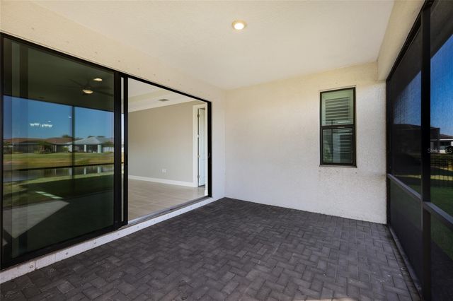 5197 BARNETT CIRCLE, Lakewood Ranch, FL 34211