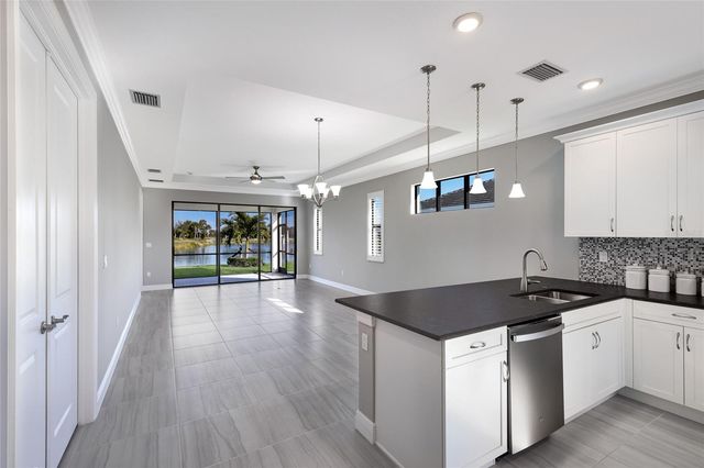 5197 BARNETT CIRCLE, Lakewood Ranch, FL 34211