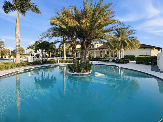 5197 BARNETT CIRCLE, Lakewood Ranch, FL 34211