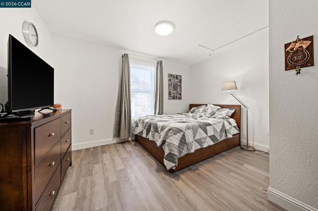 2517 Filbert St, Oakland, CA 94607