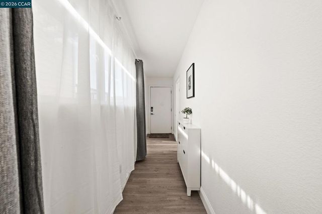 2517 Filbert St, Oakland, CA 94607