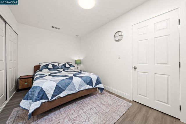 2517 Filbert St, Oakland, CA 94607