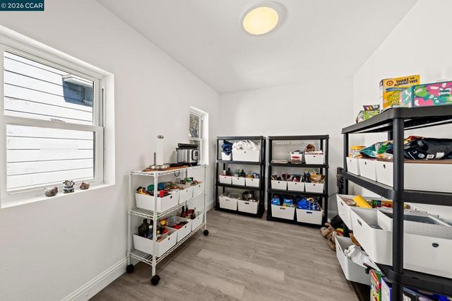 2517 Filbert St, Oakland, CA 94607