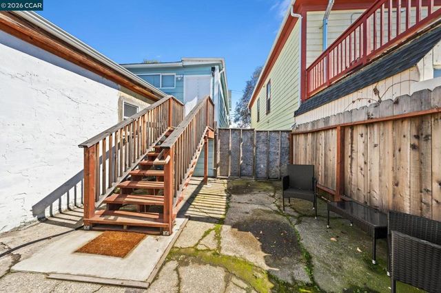 2517 Filbert St, Oakland, CA 94607