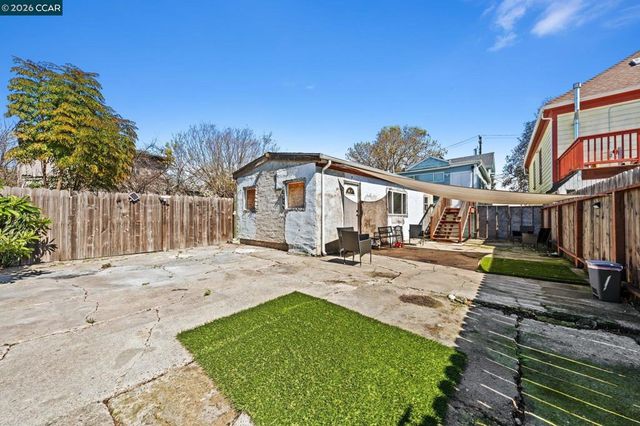 2517 Filbert St, Oakland, CA 94607