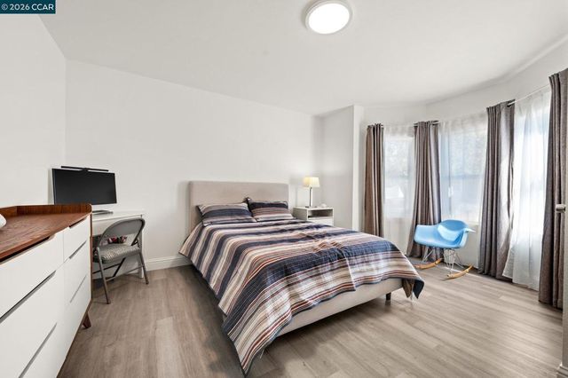 2517 Filbert St, Oakland, CA 94607