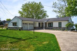 14240 Moffett Drive, Fenton, MI 48430