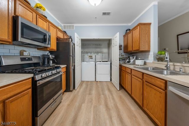 319 Sophee Ln, Lakewood Twp., NJ 08701