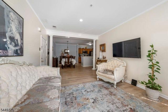 319 Sophee Ln, Lakewood Twp., NJ 08701