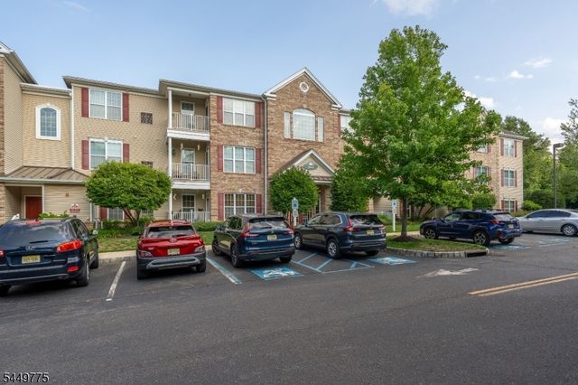 319 Sophee Ln, Lakewood Twp., NJ 08701