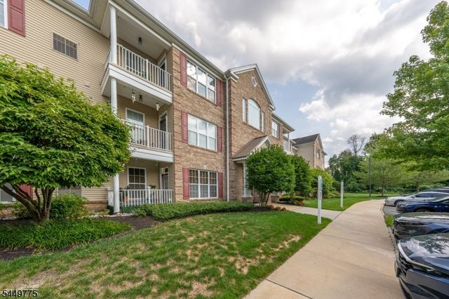 319 Sophee Ln, Lakewood Twp., NJ 08701