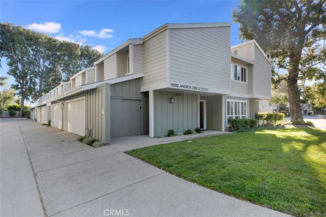 18200 Andrea Circle South 6, Northridge, CA 91325