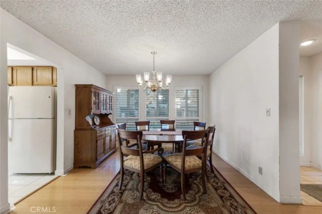 18200 Andrea Circle South 6, Northridge, CA 91325