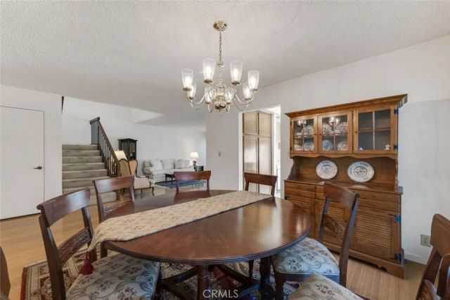 18200 Andrea Circle South 6, Northridge, CA 91325