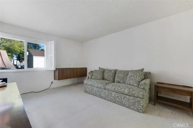 18200 Andrea Circle South 6, Northridge, CA 91325