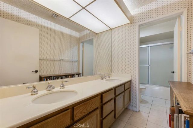 18200 Andrea Circle South 6, Northridge, CA 91325