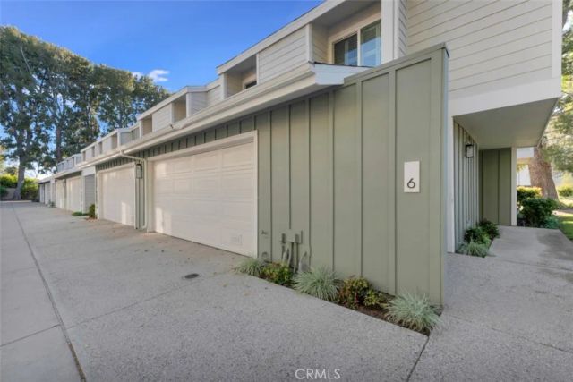 18200 Andrea Circle South 6, Northridge, CA 91325