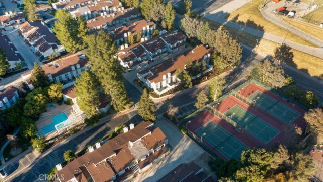 18200 Andrea Circle South 6, Northridge, CA 91325