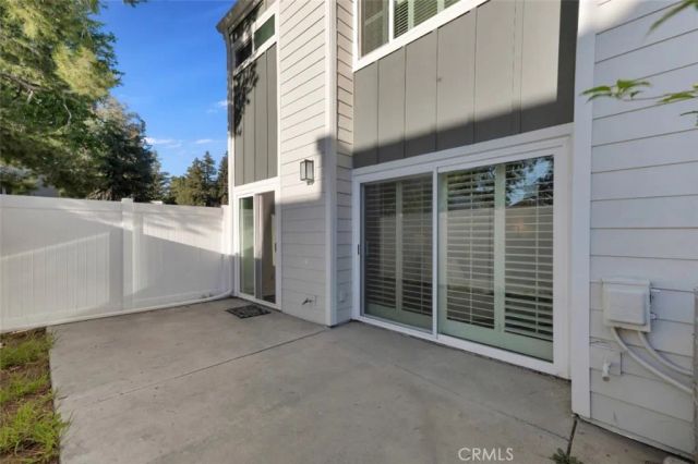 18200 Andrea Circle South 6, Northridge, CA 91325