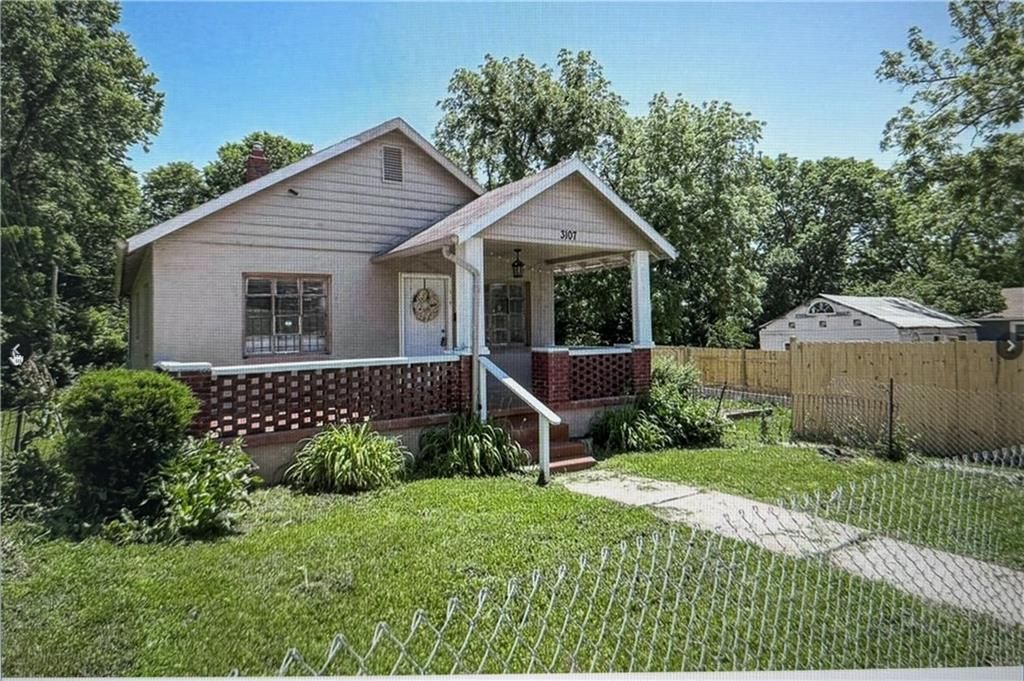 3107 Elmwood Avenue, Kansas City, MO 64128