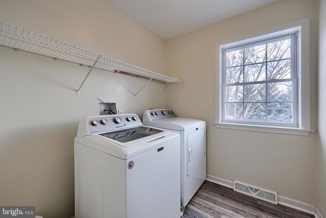 385 TORREY PINES DR, Mount Wolf, PA 17347