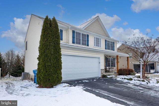 385 TORREY PINES DR, Mount Wolf, PA 17347