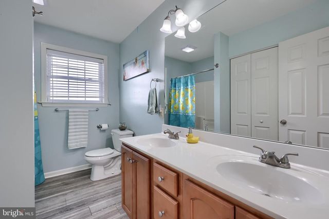 385 TORREY PINES DR, Mount Wolf, PA 17347