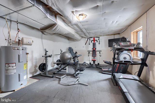 385 TORREY PINES DR, Mount Wolf, PA 17347