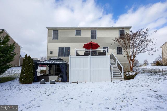 385 TORREY PINES DR, Mount Wolf, PA 17347