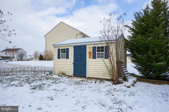 385 TORREY PINES DR, Mount Wolf, PA 17347