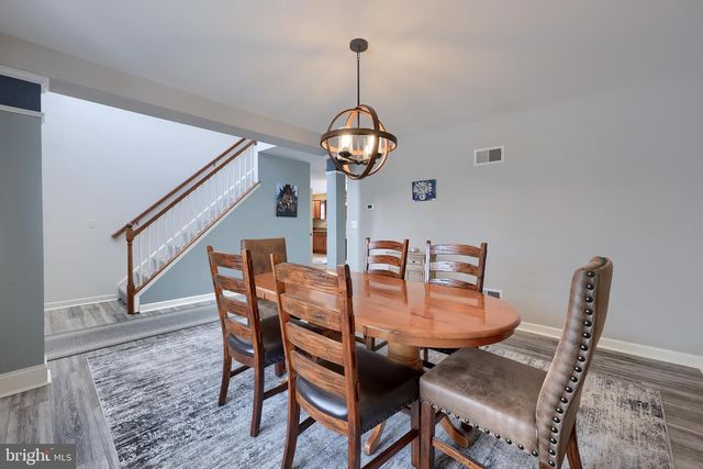 385 TORREY PINES DR, Mount Wolf, PA 17347