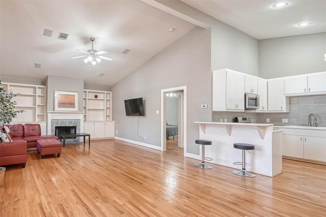 9701 Marlive Lane, Houston, TX 77025