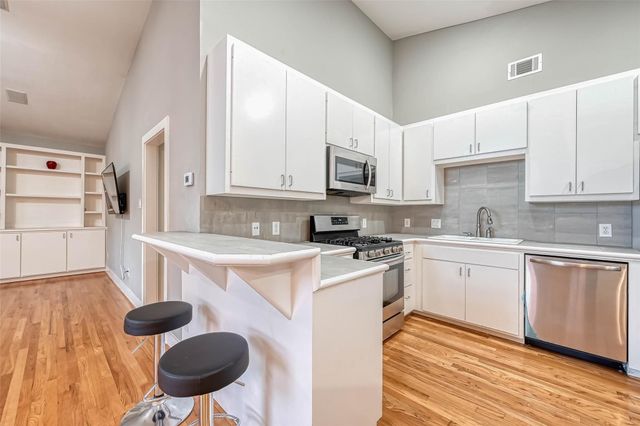 9701 Marlive Lane, Houston, TX 77025