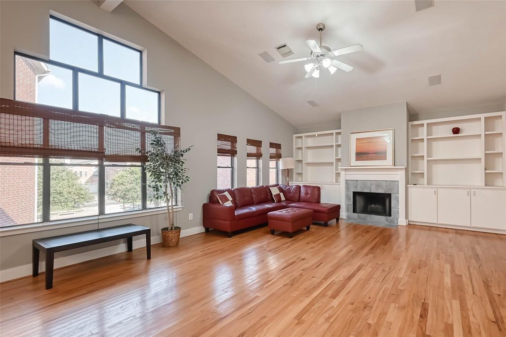 9701 Marlive Lane, Houston, TX 77025