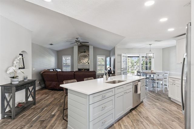 692 ROCHESTER STREET, Oviedo, FL 32765