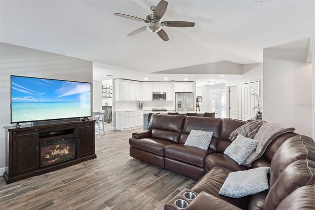 692 ROCHESTER STREET, Oviedo, FL 32765