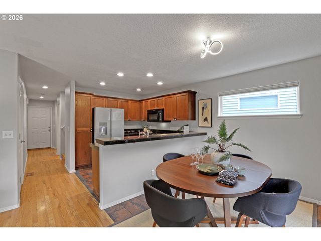 16784 Nw ARIZONA Dr, Beaverton, OR 97006