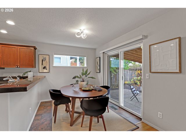 16784 Nw ARIZONA Dr, Beaverton, OR 97006