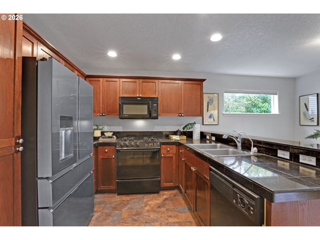 16784 Nw ARIZONA Dr, Beaverton, OR 97006